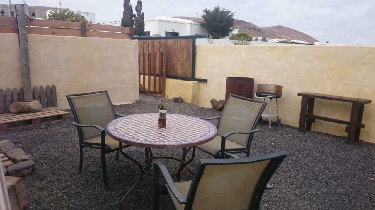 Caravan Apartment Tinajo Εξωτερικό φωτογραφία