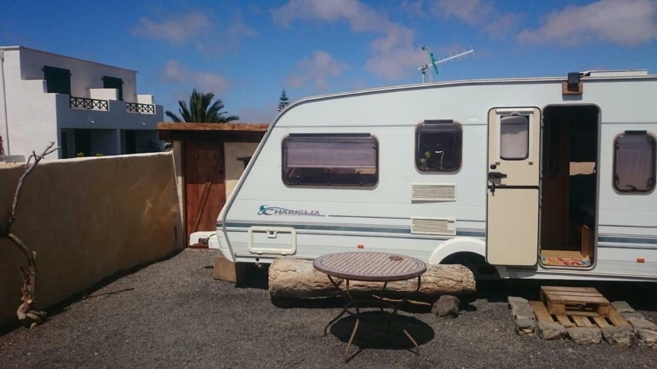 Caravan Apartment Tinajo Εξωτερικό φωτογραφία