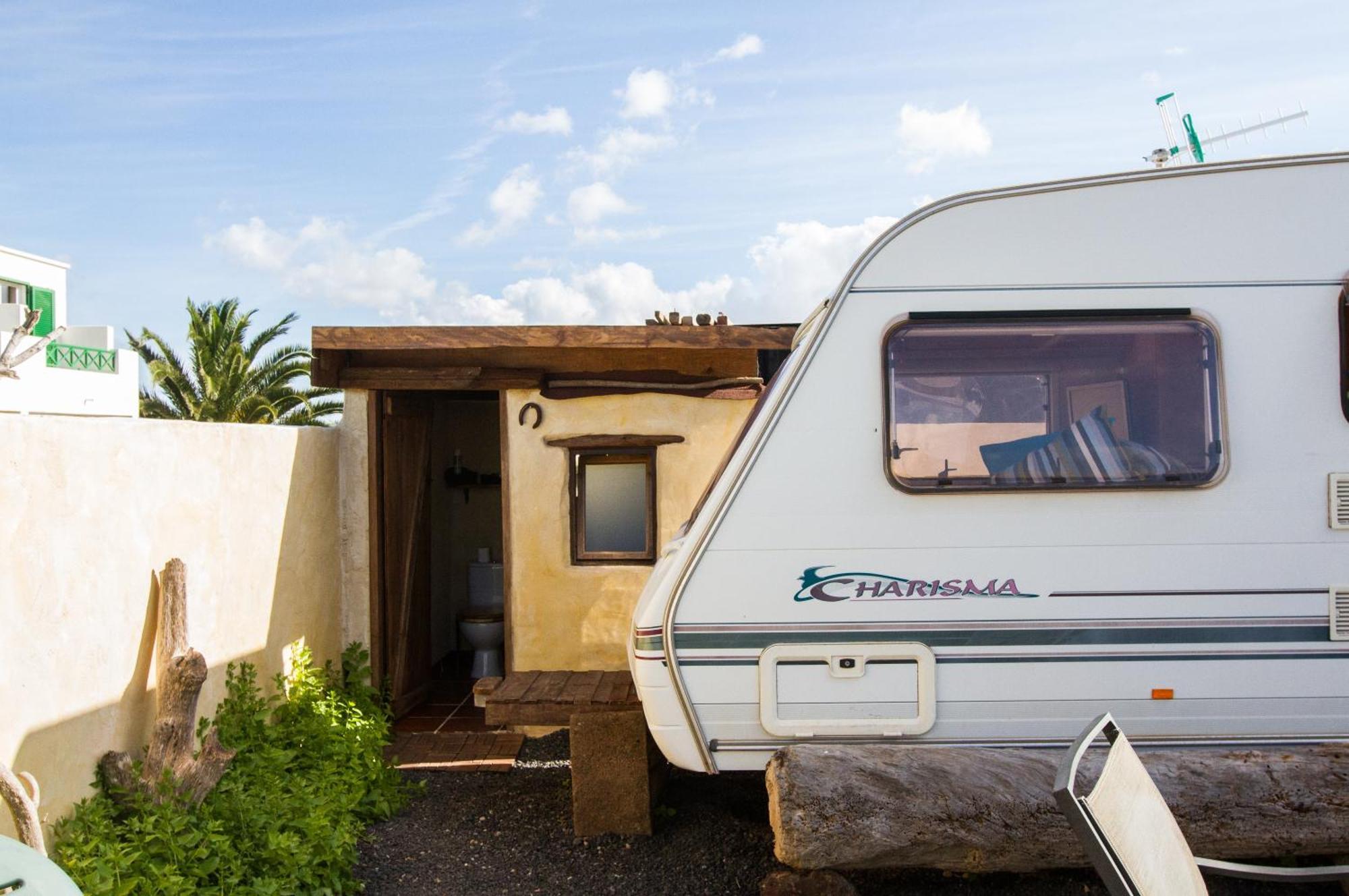 Caravan Apartment Tinajo Εξωτερικό φωτογραφία