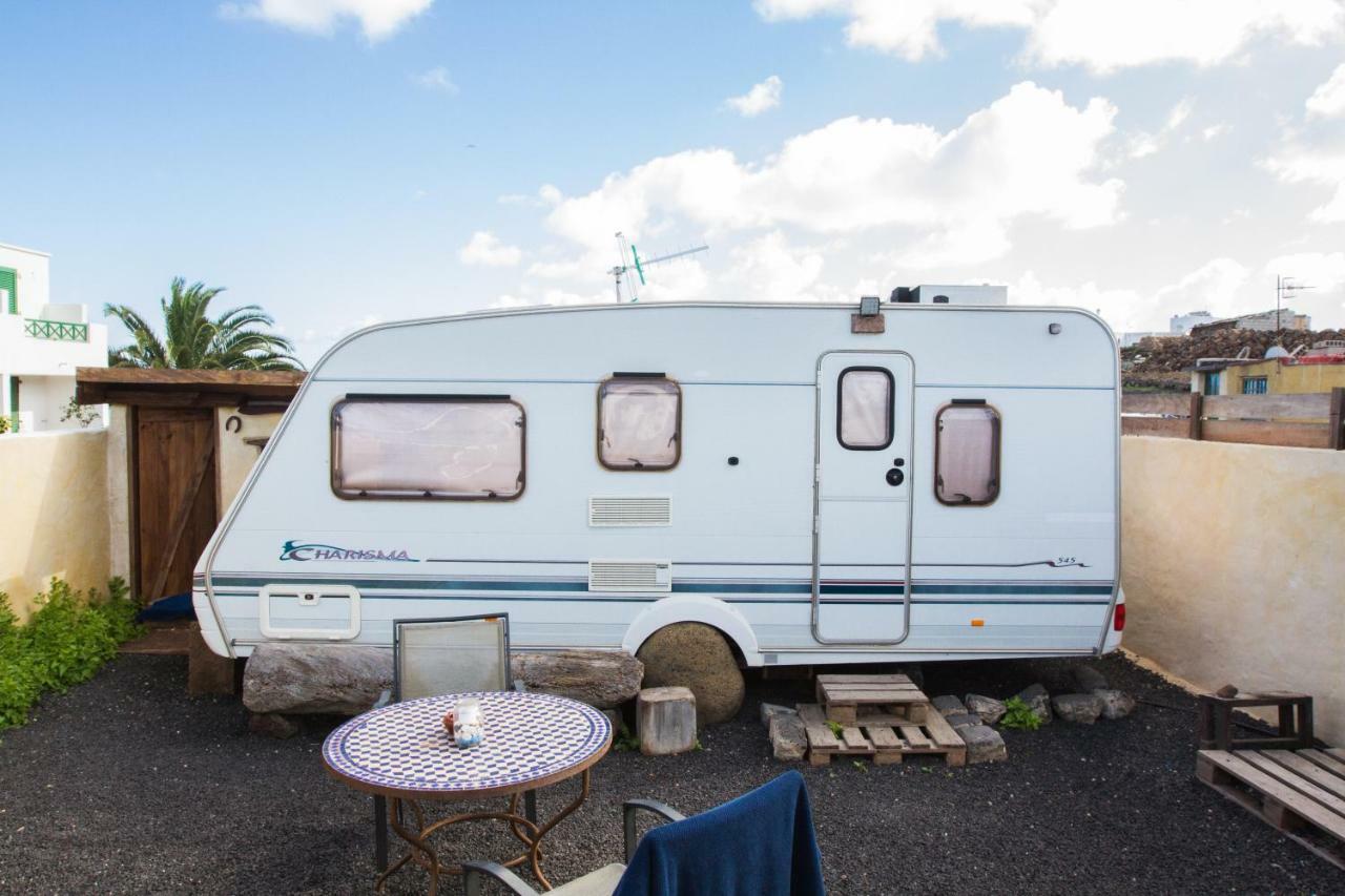 Caravan Apartment Tinajo Εξωτερικό φωτογραφία