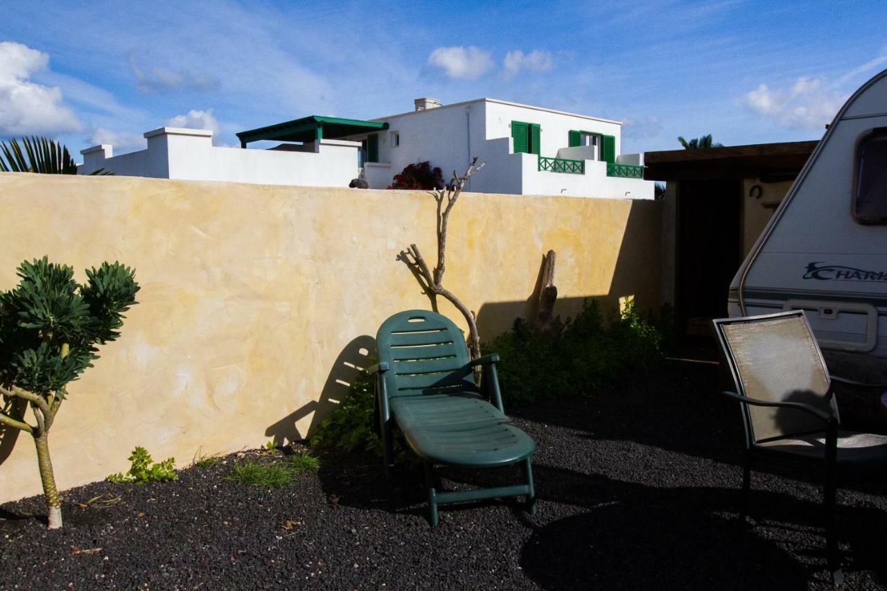 Caravan Apartment Tinajo Εξωτερικό φωτογραφία